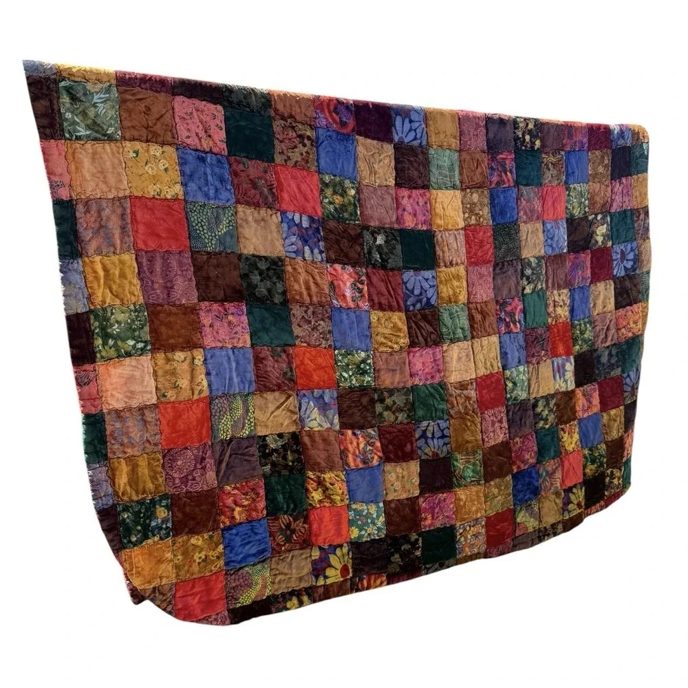 Vtg Velvet Patchwork Quilt Bedspread Q/King Boho Cozy‎ Cottage Witchy READ